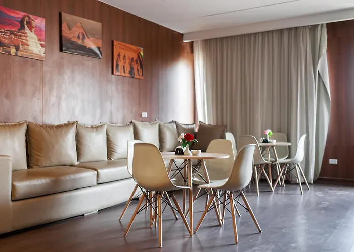 City Hotel