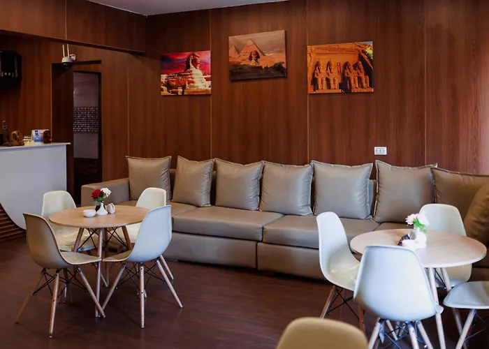City Hotel